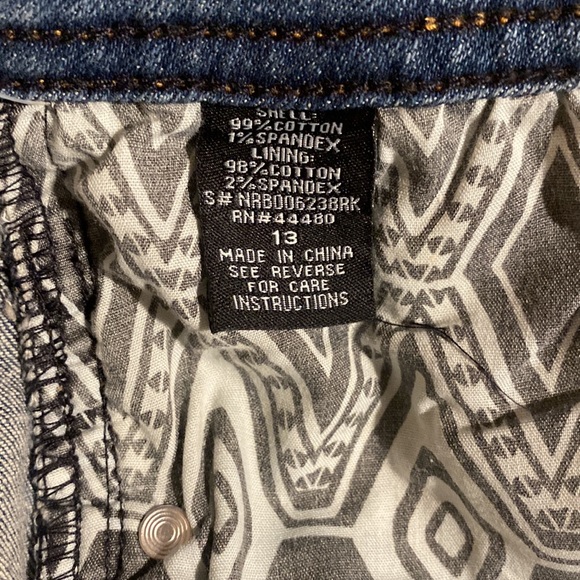 Fire Los Angeles Jean Shorts Juniors Sz 13 - Picture 8 of 8